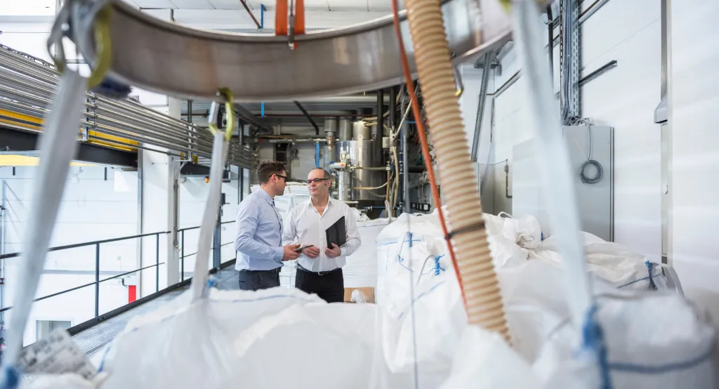 Bulk handling of erythritol powder for industrial supply